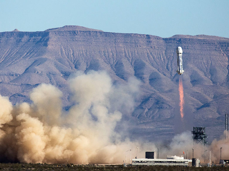 Blue Origin будет возить туристов в космос за $200 тысяч