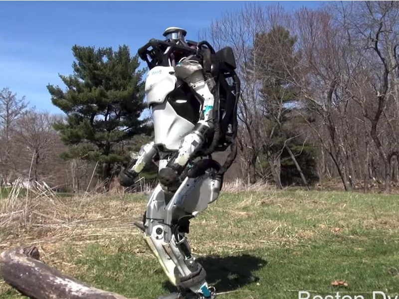 Boston Dynamics показала своего бегающего робота Атлас