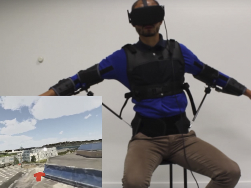 В Швейцарии появился экзоскелет для управления дроном FlyJacket
