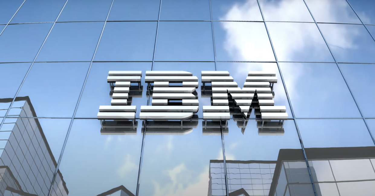 IBM не буде наймати співробітників на посади, які може замінити ШІ